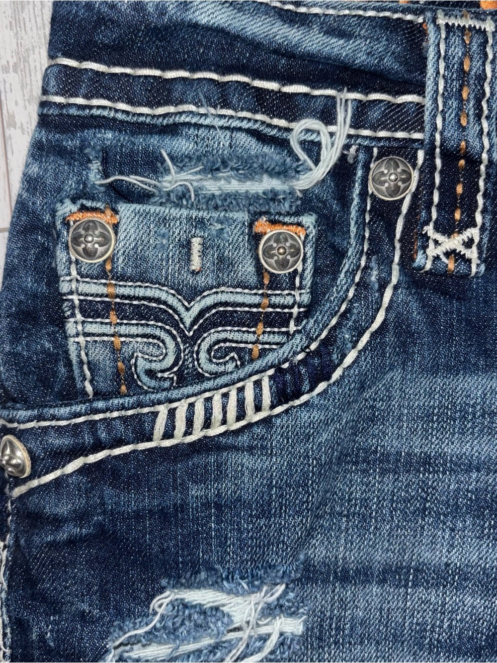 Rock Revival Lydia Easy Shorts Sz 25 Distressed Denim 4” Inseam - Picture 3 of 10